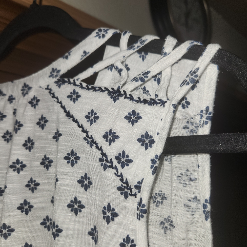 🌟Lucky Brand White and Blue Extra Large Blouse - Picture 4 of 9